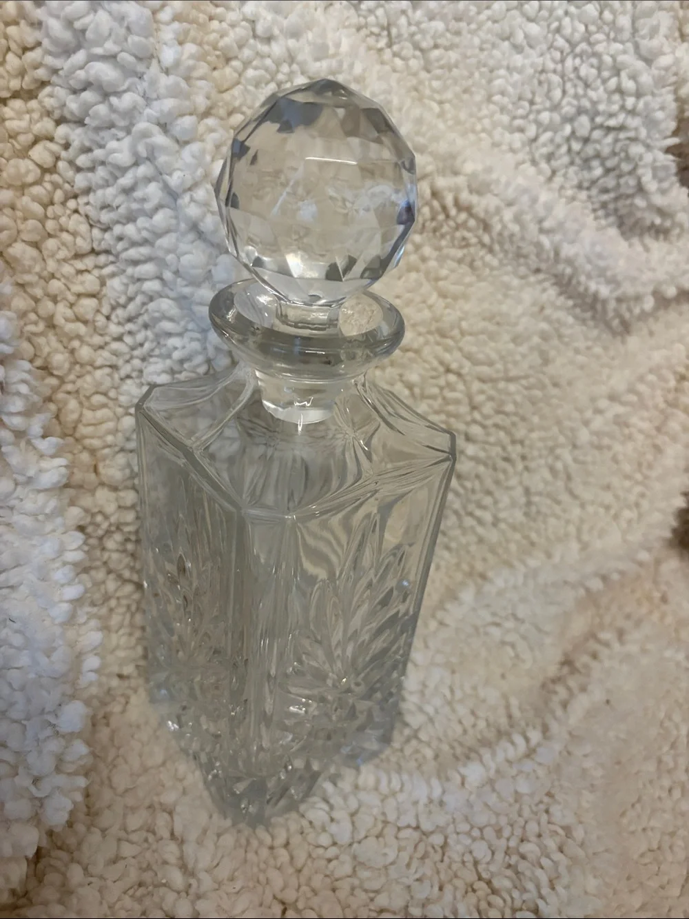 Cut Crystal Decanter - Clear Glass Home Accent Faceted Glass Top Liquor Decanter